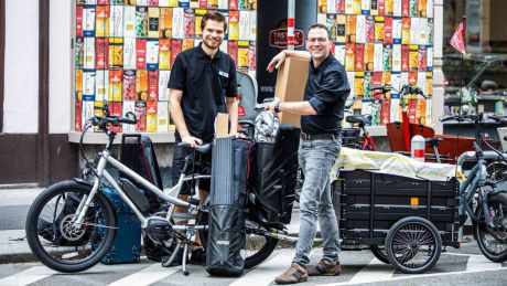 Lieferung des Equipments mit dem Lastenrad Veranstalter mit Lastenrad